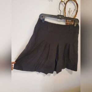 Ann Taylor Black Pleated Skirt
